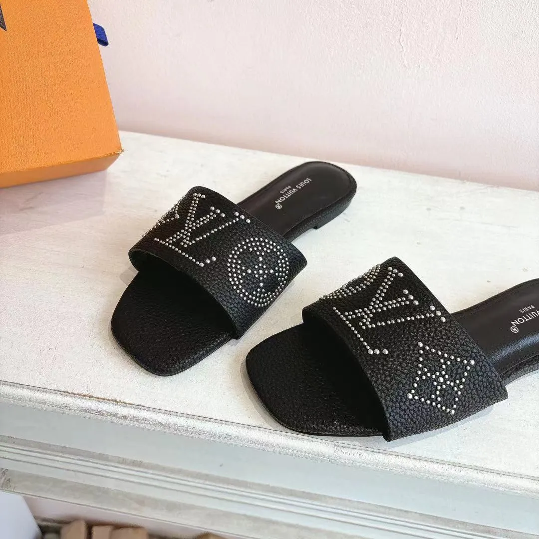 👟👟Ex-factory price 360👟👟 2025Lv rivet series slippers 35-43 available in seven colors